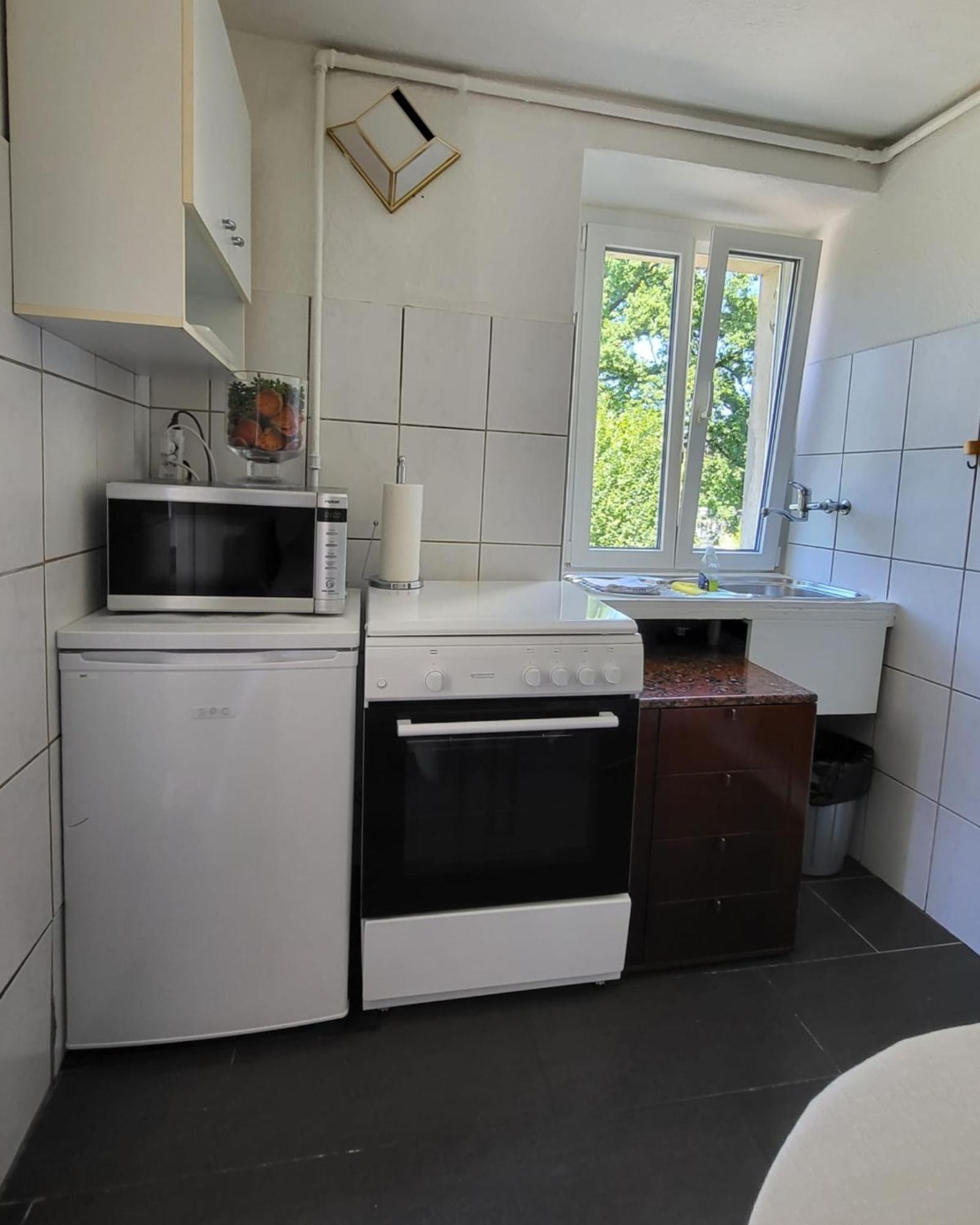 Bastis Central Guesthouse Lucerne City Экстерьер фото